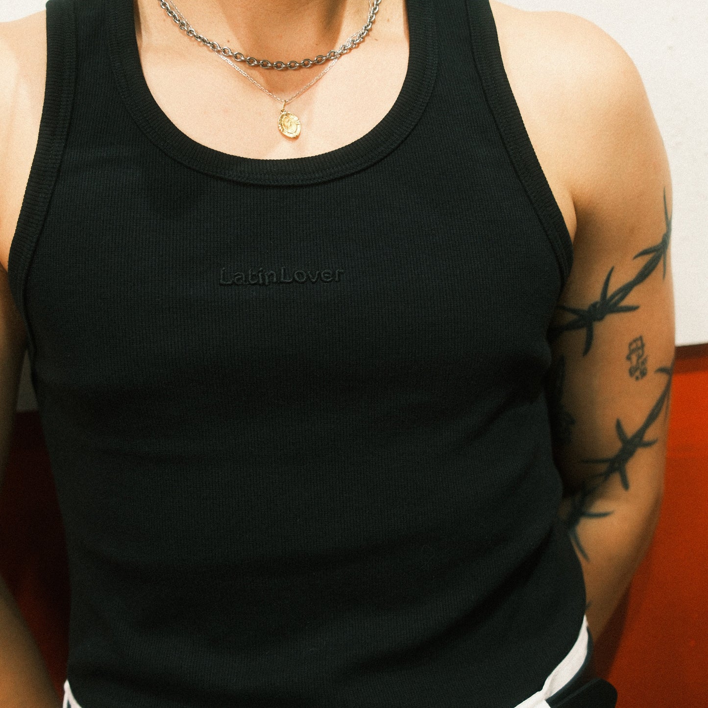 Tank Top Rib Bordado Negro